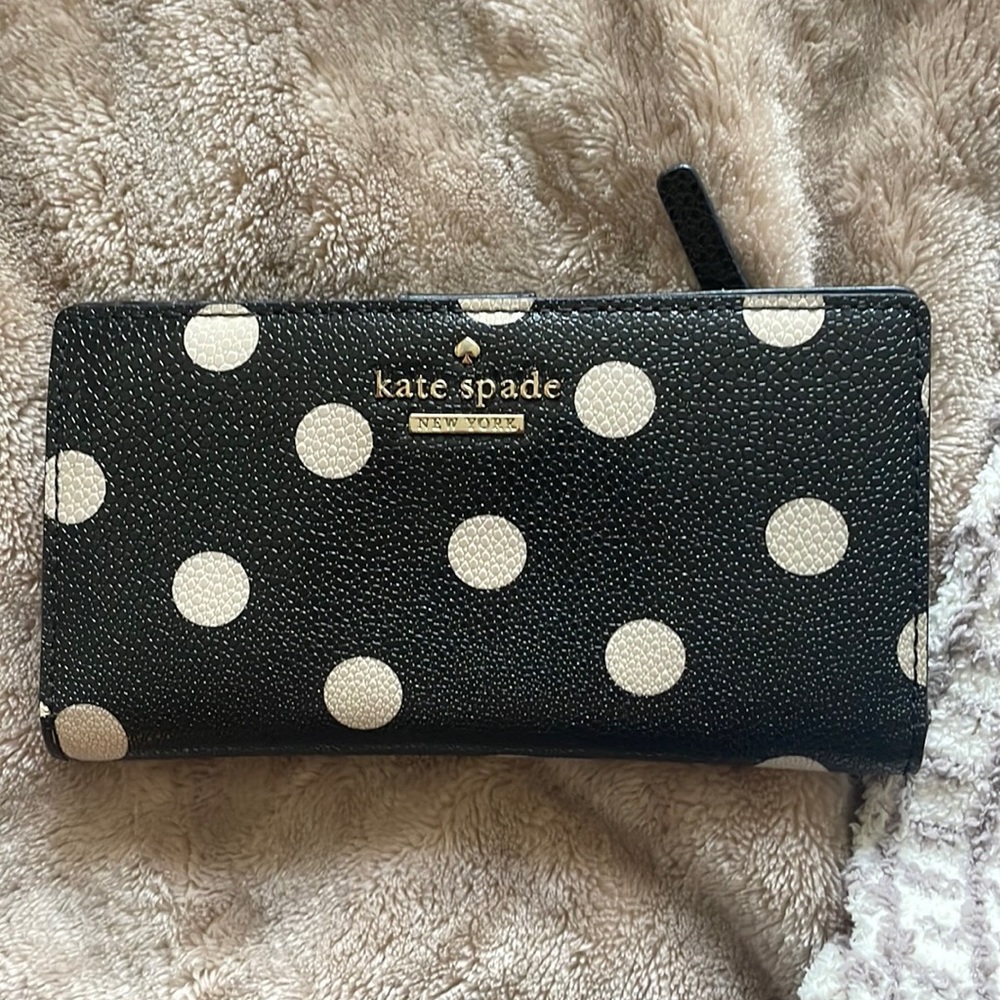 Black and white kate spade wallet